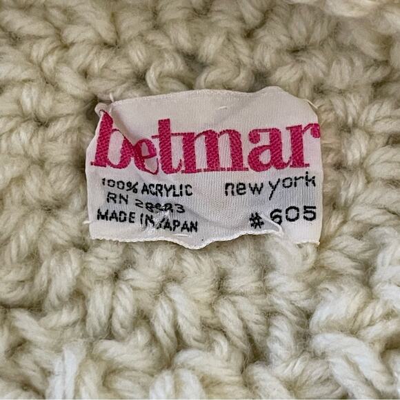 Betmar Vintage Acrylic Rolled Beanie Crocheted Ivory One Size - Picture 4 of 4